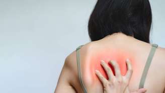 Nem toda coceira é de pele: a notalgia parestésica está ligada à coluna – depositphotos.com / Oporty