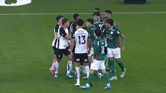 Clássico foi marcado por confusões dentro e fora de campo