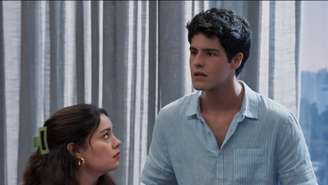 Gerluce (Sophie Charlotte) e Raul (Paulo Mendes) de Três Graças (Reprodução/TV Globo)