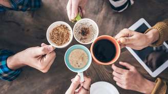 Brasileiros estão bebendo menos café, mas valorizando mais a qualidade; entenda o que está por trás dessa mudança de comportamento