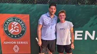 Felipe Mamede com Del Potro após o treino 
