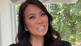 Sandra Lee, conhecida como Rainha dos Cravos, sofre AVC