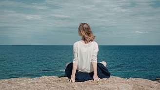 Entenda por que o desconforto emocional pode ser um sinal de transformação e como diferenciar o que machuca do que faz evoluir