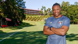 Júlio Baptista assume time sub-20 do São Paulo 