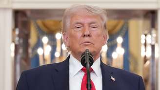 'Obrigado', diz Trump após Irã reabrir Estreito de Ormuz