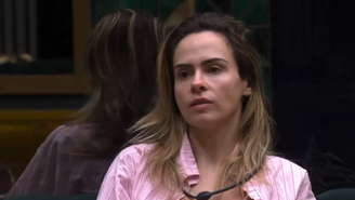 Ana Paula Renault compra briga com produção