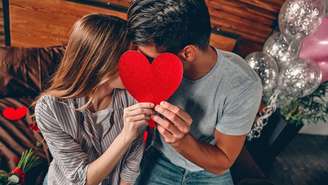 Para atrair amor é preciso acreditar e cuidar de si mesmo