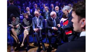 Chanceler alemão Friedrich Merz e o presidente Luiz Inácio Lula da Silva participam de abertura da feira de Hanover.