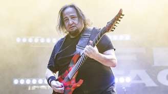 Dino Cazares, guitarrista do Fear Factory, em 2024