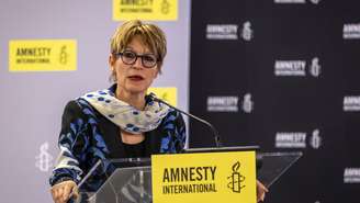 A secretária-geral da ONG Anistia Internacional, Agnès Callamard, durante coletiva de imprensa em Londres nesta terça-feira, 21 de abril de 2026.