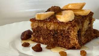 Aprenda a fazer bolo de banana com aveia sem açúcar refinado e descubra por que essa receita é uma opção mais nutritiva para o café da tarde