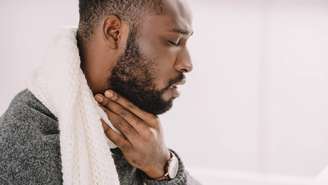 garganta doendo_depositphotos.com / AndrewLozovyi