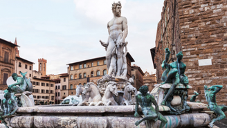 Estátua de Netuno localizada em Florença, na Itália