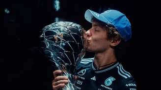 Kimi Antonelli após a vitória no Grande Prêmio Do Brasil