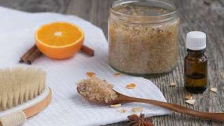 Esse ritual é conhecido por seu grande poder de sedução. Entenda como preparar o banho de canela com açúcar