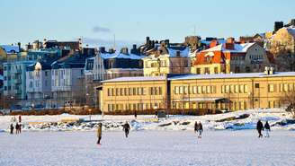 Saiba tudo sobre o programa que oferece viagem gratuita para a Finlândia. Entenda os requisitos e como as pessoas estão viajando de graça