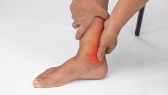 Pesquisas indicam que dietas como a mediterrânea e a DASH são eficazes por priorizarem frutas, grãos integrais, azeite de oliva e laticínios com baixo teor de gordura