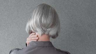 Entenda por que o cabelo fica branco, o que pode acelerar esse processo e quais mitos e verdades a ciência já esclareceu