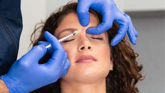 Uso de botox antes dos 30 cresce, mas exige avaliação e cuidado para evitar excessos
