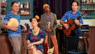 A dupla francesa Vicente e Mariana com os músicos brasileiros Julio Gonçalves e Ricardo Feijão.