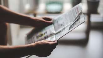 Entenda por que a crença em fake news em saúde crescem e como ela impacta decisões sobre vacinas, alimentação e tratamentos