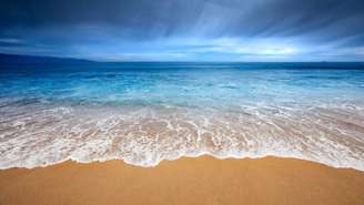 O mar nos sonhos reflete emoções profundas e pode indicar fases de mudança ou tranquilidade