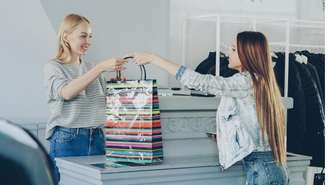 Interagir com desconhecidos no dia a dia pode melhorar o humor e a saúde mental; entenda por que pequenas trocas fazem diferença