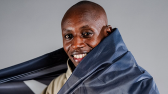 Queniano fatura milhões após vitória histórica na Maratona de Londres e mostra que corrida também pode render alto prêmio