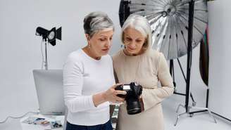 Mulheres de cabelo branco – depositphotos.com / IgorVetushko