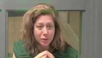 Janette MacAusland presta depoimento pela morte dos filhos