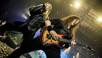 Angra em show especial no Espaço Unimed