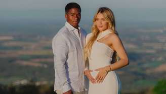 Endrick e a esposa Gabriely ao revelarem a gravidez do primeiro filho 