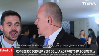 Manifestante invade entrevista do deputado federal Cabo Gilberto Silva