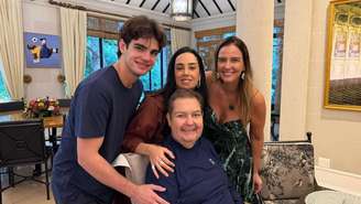 Faustão completa 76 anos e surge em fotos raras com a família: 'Dia do meu herói'