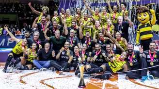 Descubra como o Praia Clube reverteu o placar contra o Minas e conquistou o tricampeonato da Superliga de vôlei