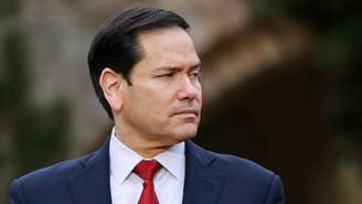 O Secretário de Estado Marco Rubio em Cernay-la-Ville perto de Paris, França, em 27 de março de 2026. (Arquivo)