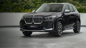 Conheça os 4 modelos da BMW que mais conquistam os brasileiros, destacando desempenho, tecnologia e design que fazem deles verdadeiros objetos de desejo. - BMW X1