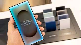 Gorilla glass – depositphotos.com / Wongphoto