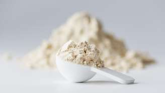 Whey protein e albumina são proteínas completas e podem complementar a alimentação de quem pratica exercícios físicos