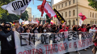 Estudantes protestam nesta segunda-feira, 11, na Praça da República