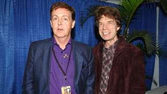 Paul McCartney (Beatles) e Mick Jagger (Rolling Stones) em 2001