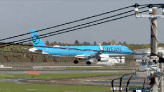 Avião da Korean Air quase bateu após tocar o solo durante pouso no Japão; pilotos arremeteram a aeronave