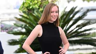 Hannah Einbinder diz que Mubi está ciente de suas falas pró