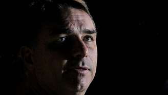 Flávio Bolsonaro negou qualquer ilegalidade no financiamento do filme sobre seu pai