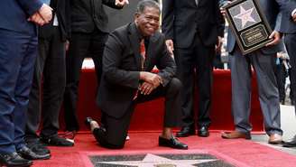 Paulinho da Costa, o primeiro brasileiro a ganhar estrela na Calçada da Fama, em Hollywood