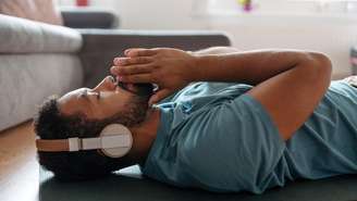 O breathwork propõe um controle mais consciente da respiração que, mesmo praticado por poucos minutos ao dia, pode ajudar a acalmar o corpo e trazer benefícios imediatos e duradouros