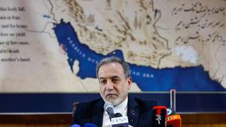 Ministro das Relações Exteriores do Irã, Abbas Araghchi, durante uma coletiva de imprensa na Embaixada do Irã em Nova Délhi, em 15 de maio.