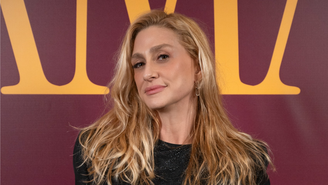 Amora Mautner na festa de lançamento de Quem Ama Cuida