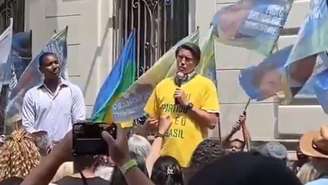 A trama foca na campanha presidencial de 2018 e adota uma narrativa heroica