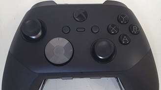 Vazam imagens do controle Xbox Elite 3 com o que parecem ser botões de rolagem